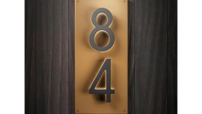 Vertical Backplate for 8″ / 20CM Numbers